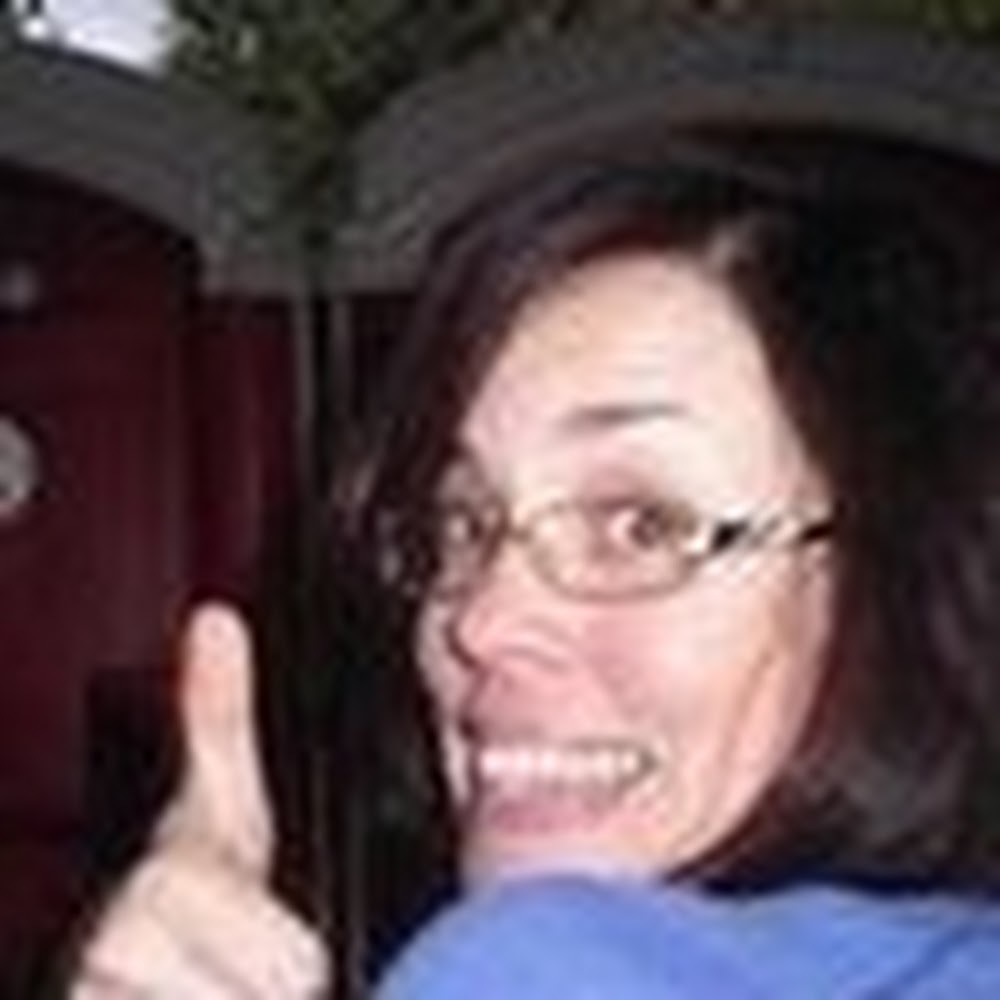 Meet your Posher, Maura